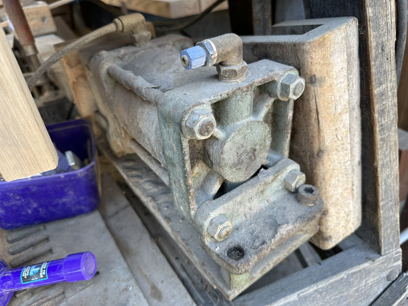 079 (4)